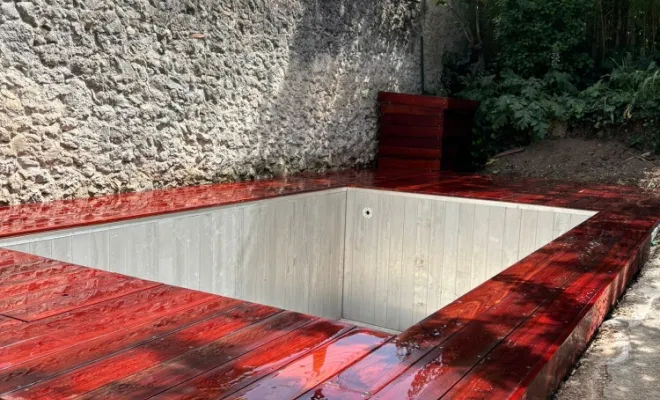 Pose de piscine en aluminium vue de l'intérieur