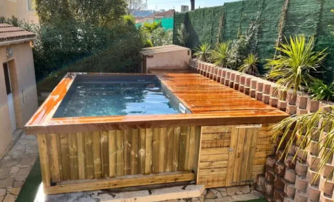 Terrasse de piscine en bois, Aubagne, LPB Piscines