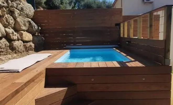 Terrasse de piscine en bois, Aubagne, LPB Piscines